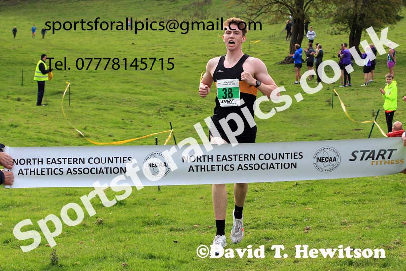 Senior men, 2022 NECAA Cross Country Relays, Thornley Hall Farm, Peterlee, County Durham, October 15th. Photo: David T. Hewitson/Sports for All Pics